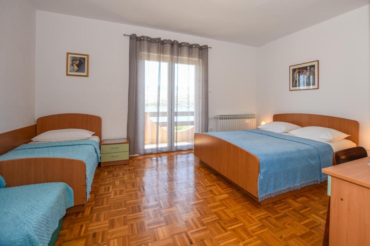 Apartmani Marija Ljubica Паг Экстерьер фото