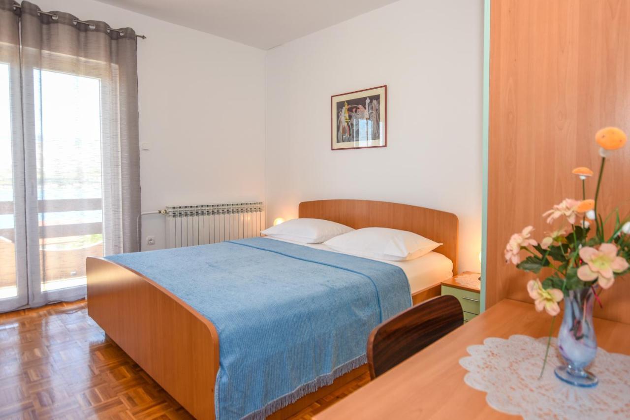 Apartmani Marija Ljubica Паг Экстерьер фото