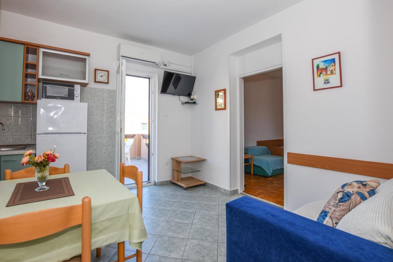 Apartmani Marija Ljubica Паг Экстерьер фото