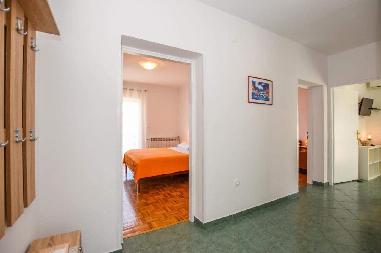 Apartmani Marija Ljubica Паг Экстерьер фото