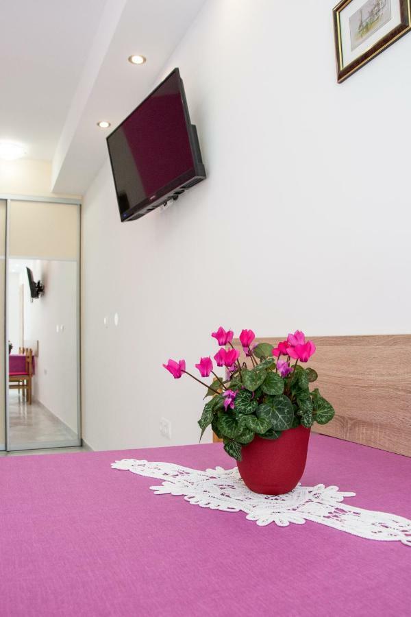 Apartmani Marija Ljubica Паг Экстерьер фото